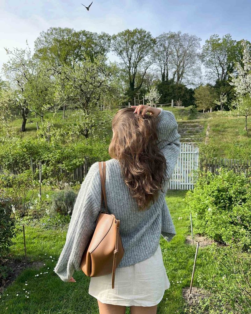 The Ribbed Grey Sweater + Linen Mini + Leather Tote