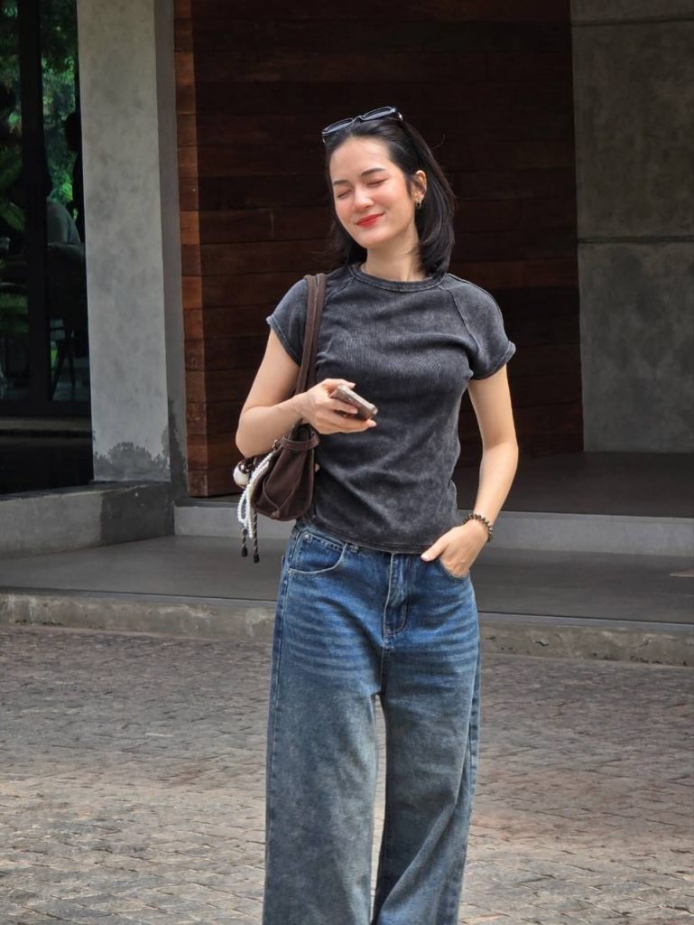 Charcoal Ribbed Tee + Baggy Blue Jeans + Shoulder Bag