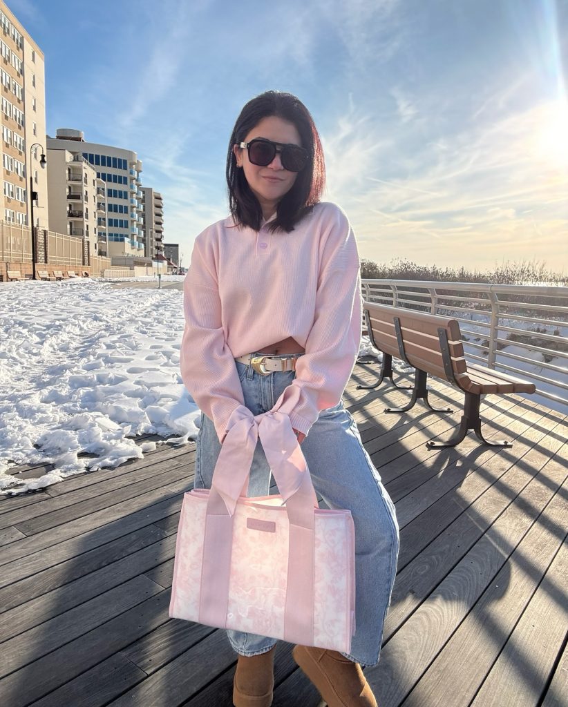 Pink Polo Sweater + Baggy Jeans + Tote Bag
