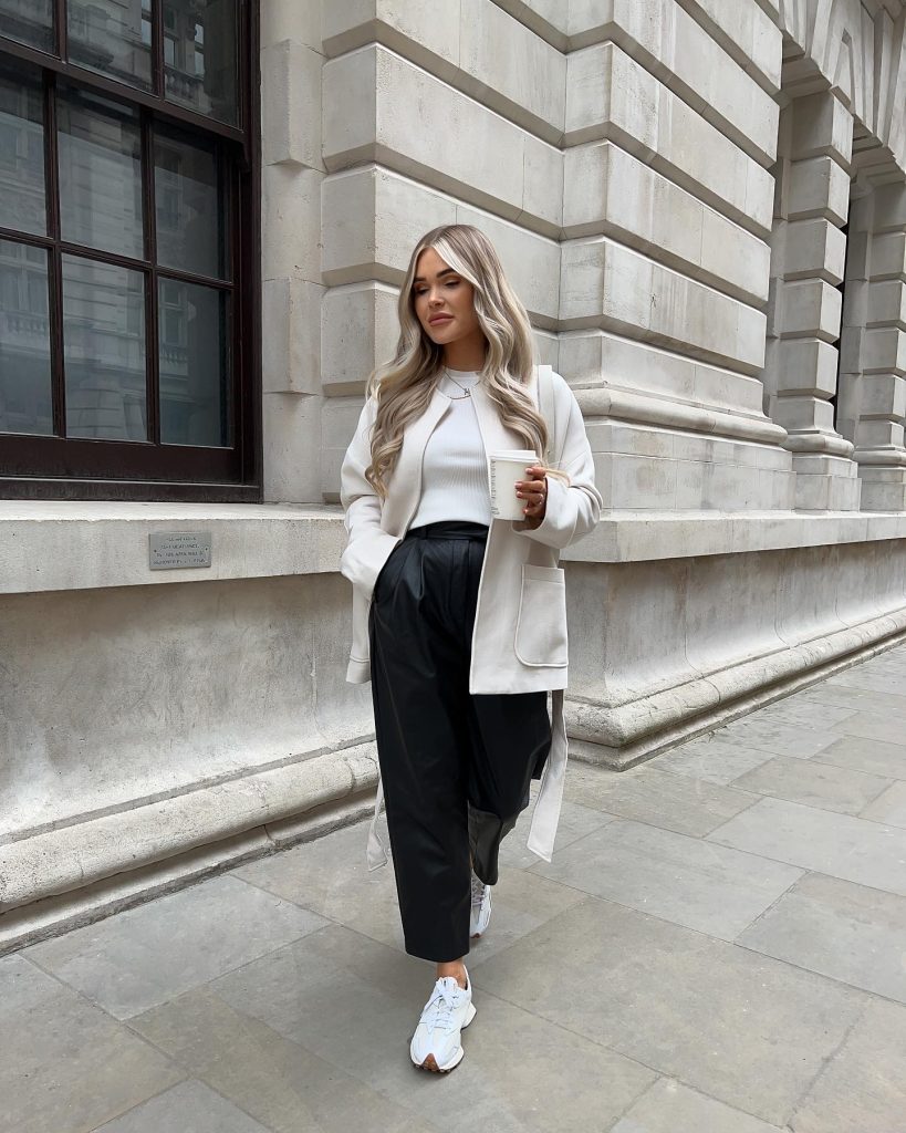  Off-White Cardigan Coat + Black Leather Trousers + White Sneakers
