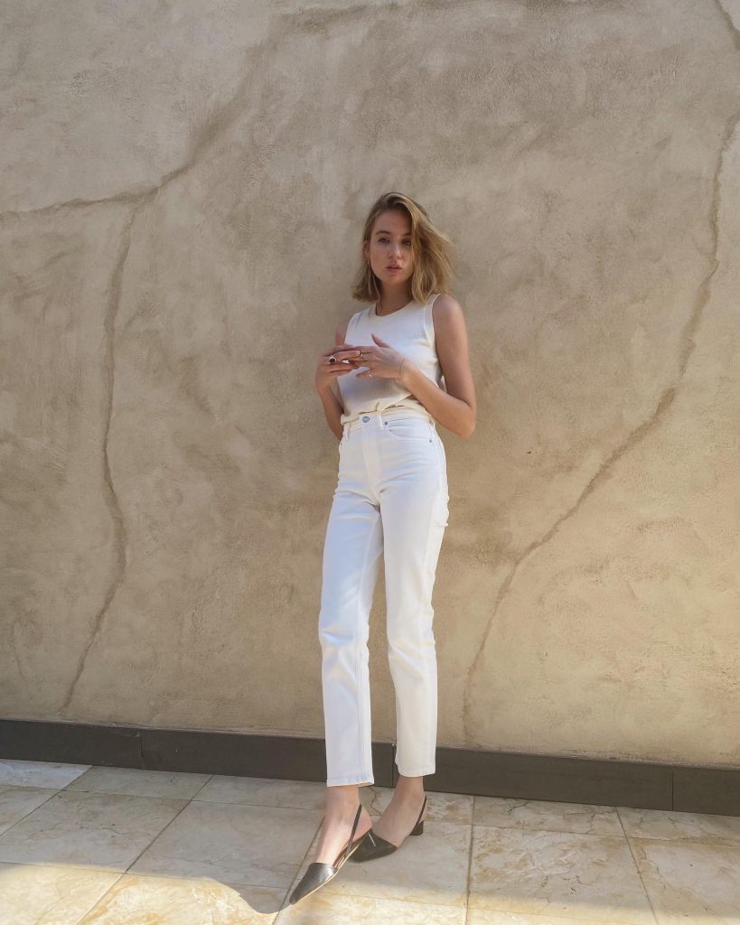 White Sleeveless Top + White Skinny Jeans + Black Slingback Heels