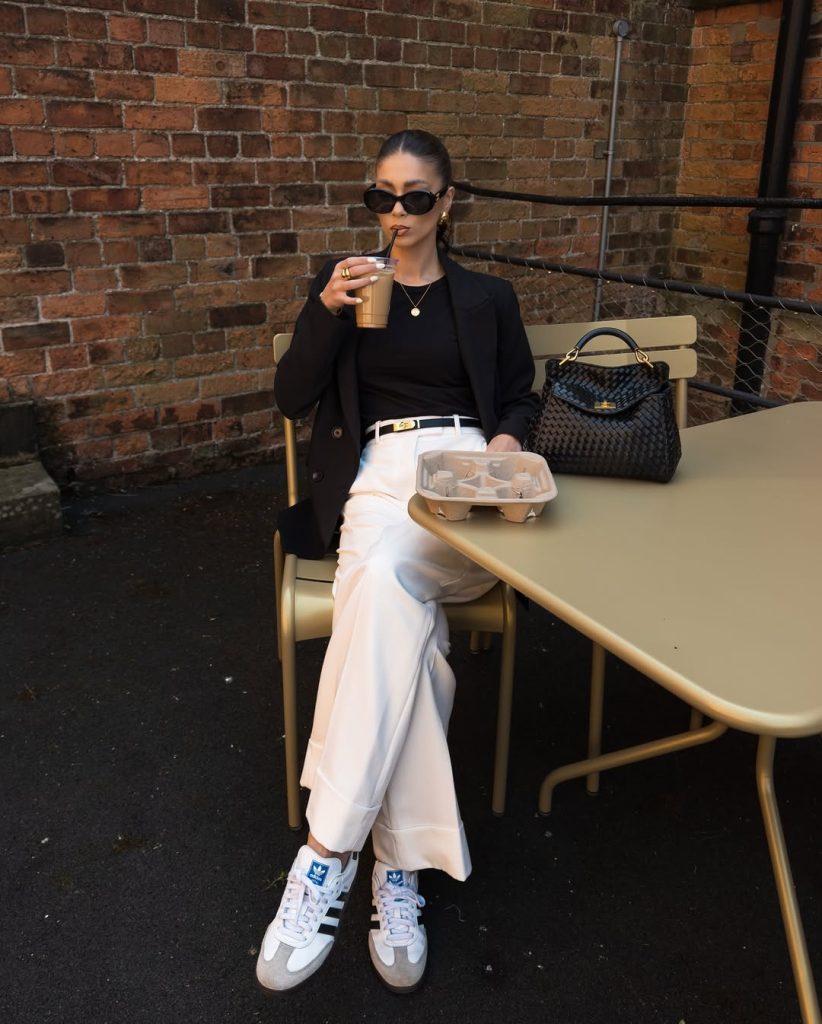  Black Blazer + Black T-Shirt + White Wide-Leg Pants