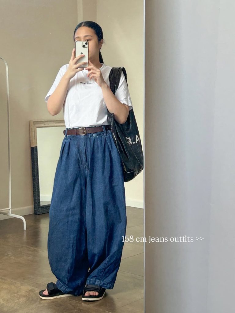 White T-shirt + Wide Leg Jeans + Tote Bag