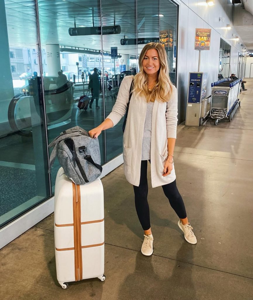 Oatmeal Long Cardigan + Gray T-Shirt + Black Ankle Leggings