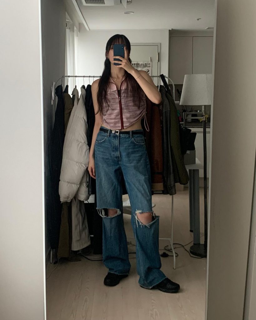 Pink Striped Zip-Up Vest + Knee-Slit Baggy Jeans + Black Loafers