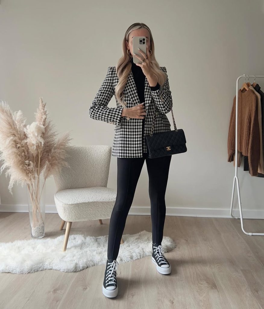 Houndstooth Blazer + Turtleneck Top + Black Leggings
