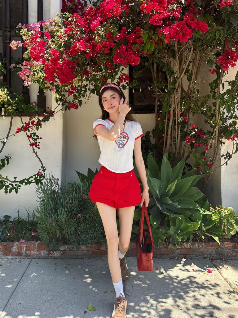  White Heart Graphic T-Shirt + Red Skort