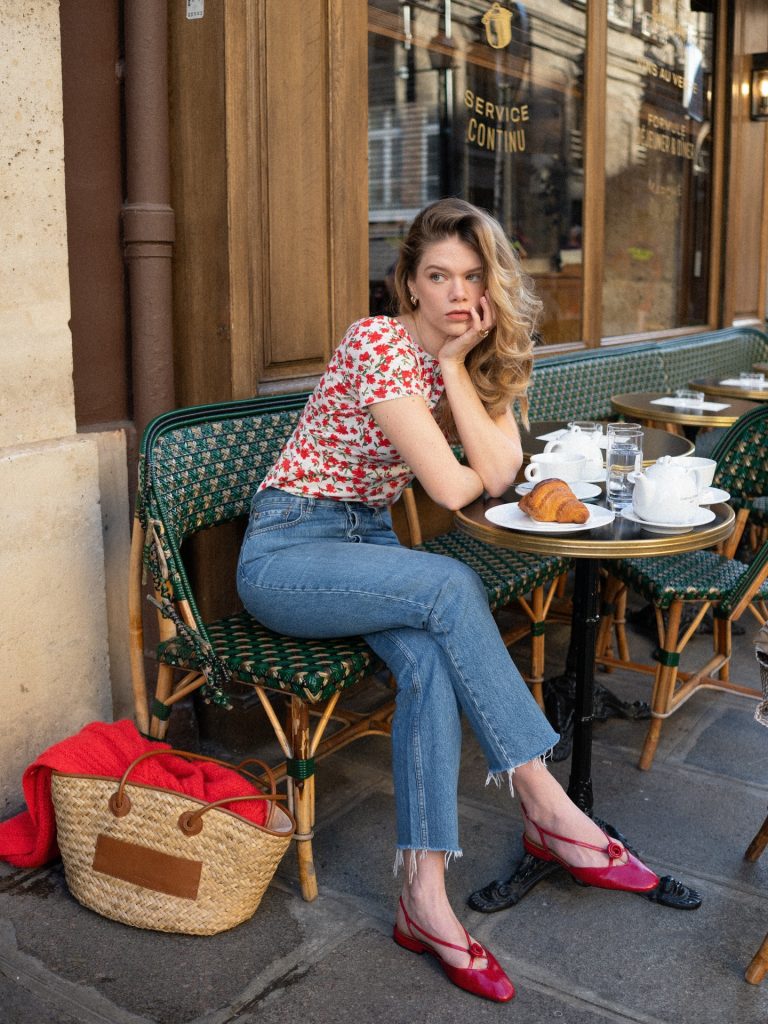 Floral Print T-Shirt + Blue Straight-Leg Jeans