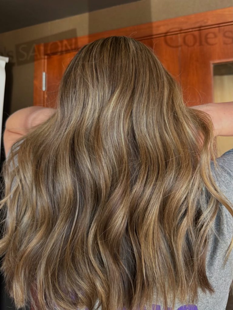 Stunning Golden Blonde Balayage Ideas: Champagne Gold Balayage