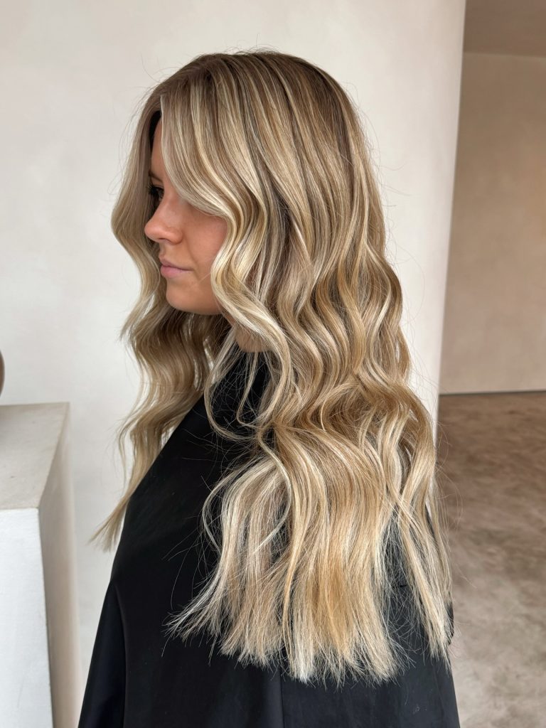 Stunning Golden Blonde Balayage Ideas: Bright Golden Blonde Ends