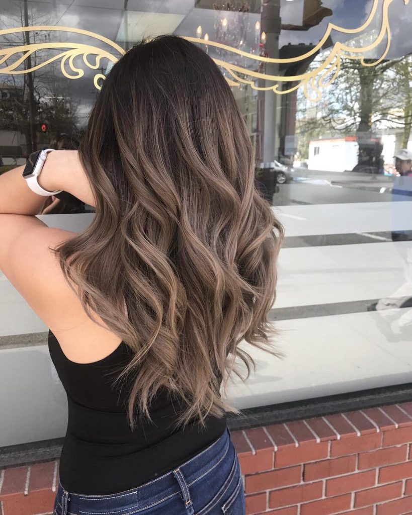 Stunning Brown to Blonde Balayage Ideas: Platinum Blonde Balayage