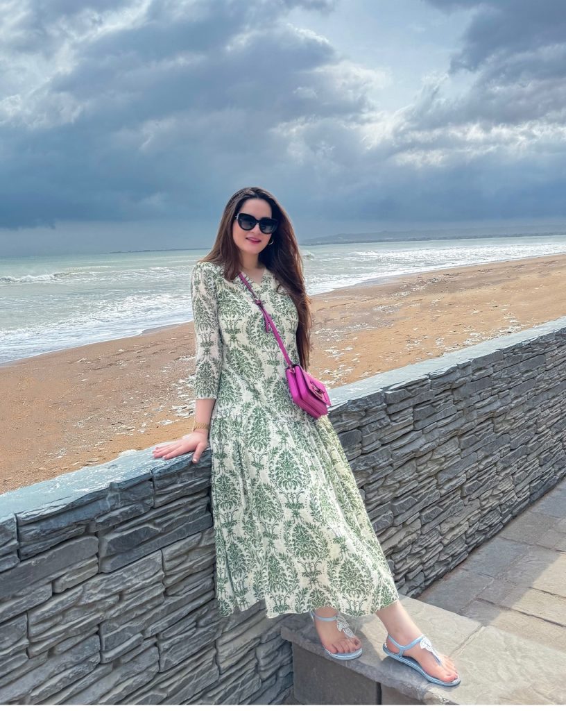 Green Floral Print Midi Dress + Light Blue Flat Sandals + Pink Crossbody Bag