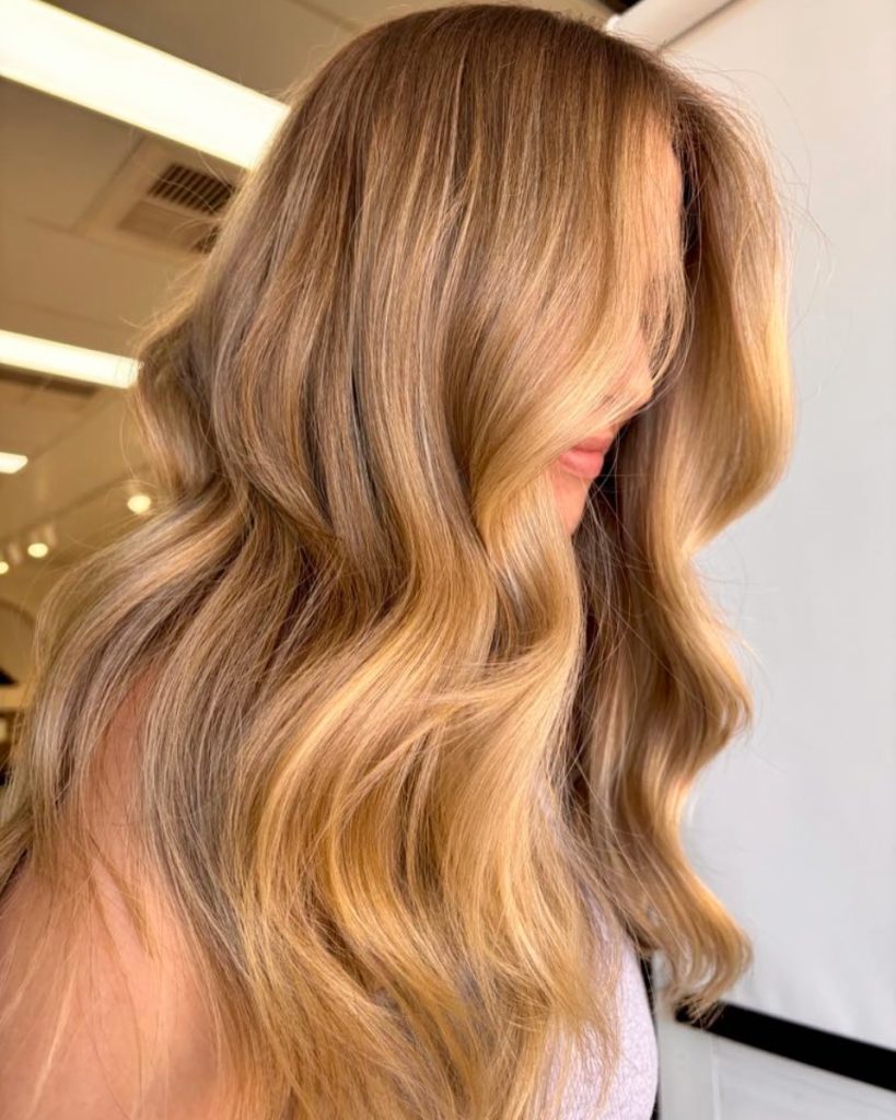 Stunning Golden Blonde Balayage Ideas: Golden Blonde with Shadow Roots