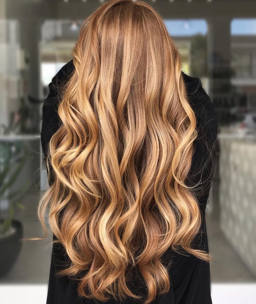 Stunning Golden Blonde Balayage Ideas: Soft Golden Ombre Blend