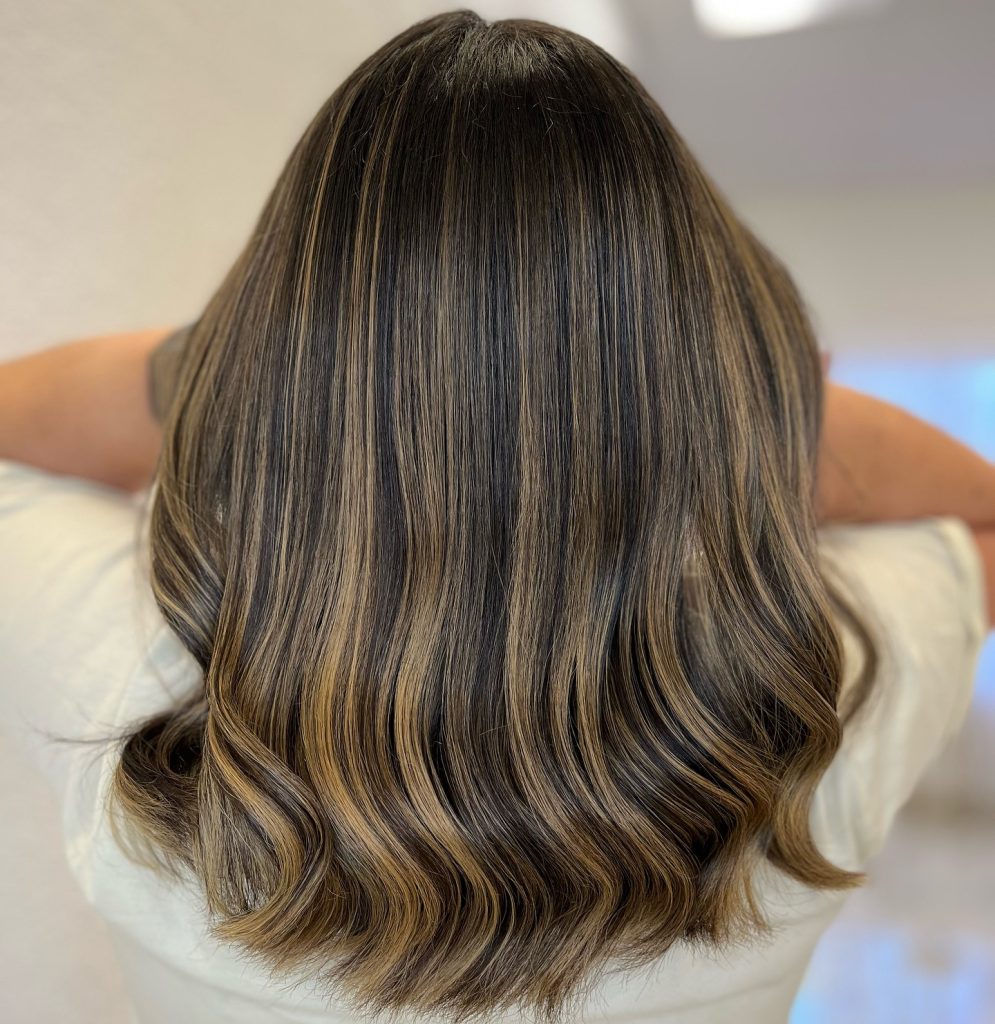 Stunning Golden Blonde Balayage Ideas: Golden Blonde Face-Framing Highlights